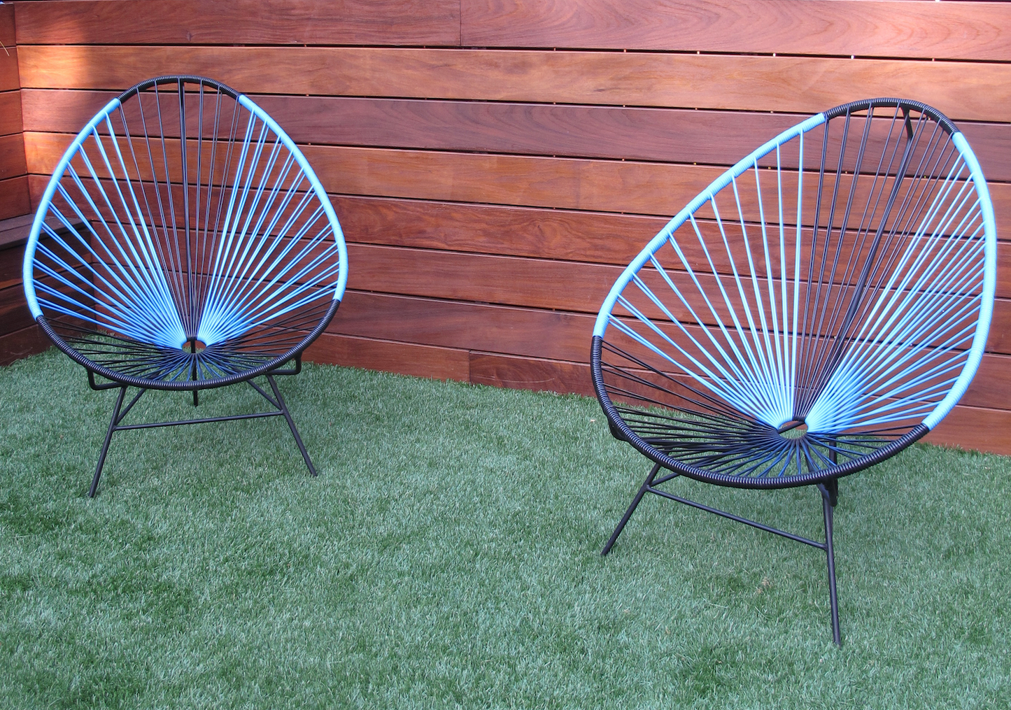 Black and blue outdoor Acapulco chair