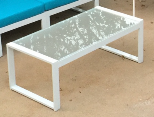 White outdoor powder coated coffee table with frosted glass top