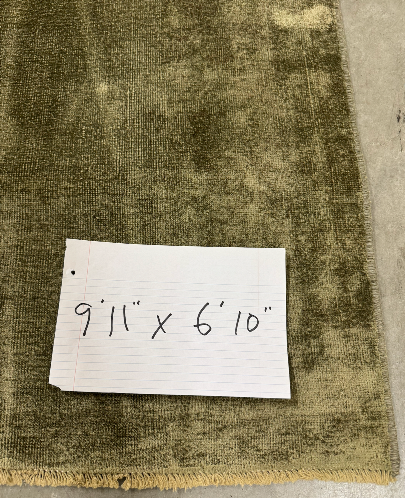6'10" x 9'11" Vintage 100% silk, Moss green