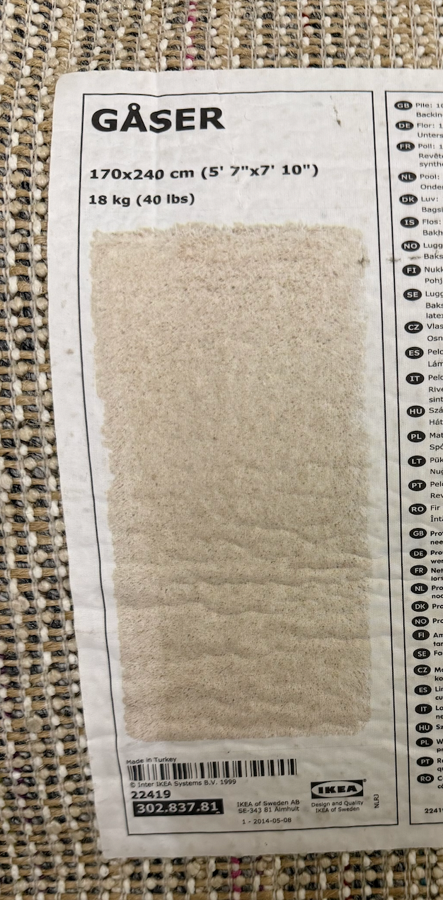 5'7" x 7'10"n off white shag rugs