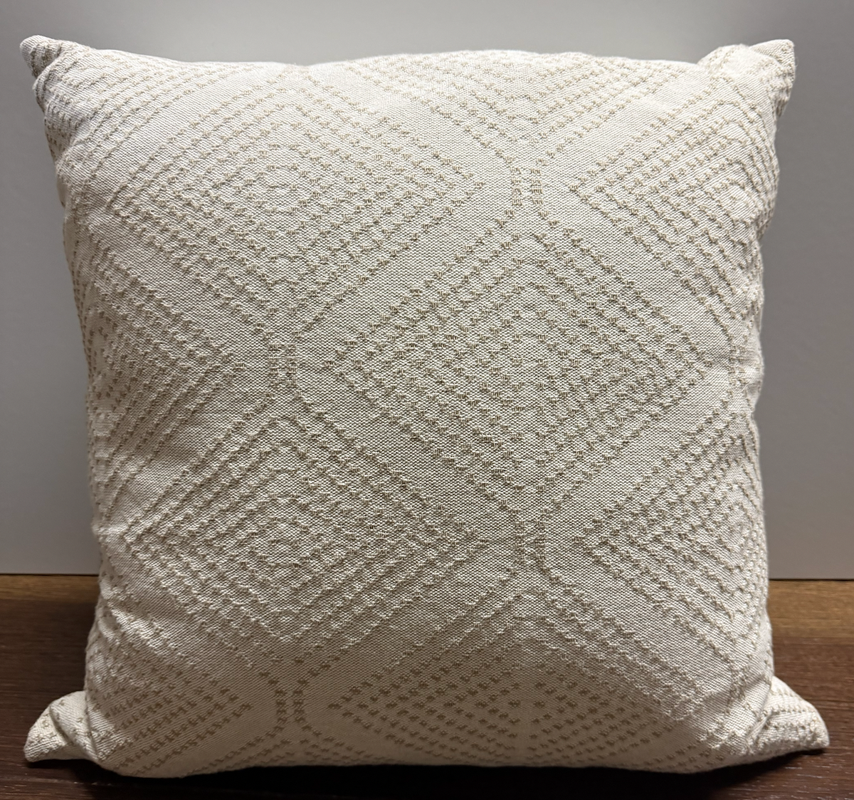 20 x 20 ivory & tan diamond textured Euro