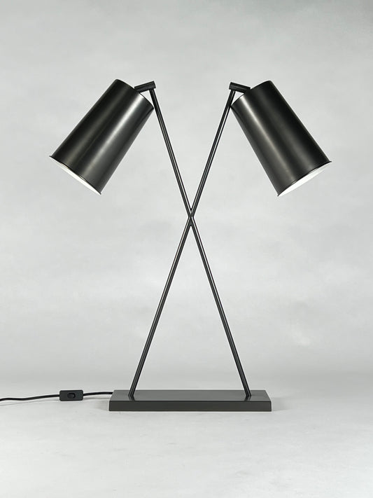 Black metal X-base table lamp