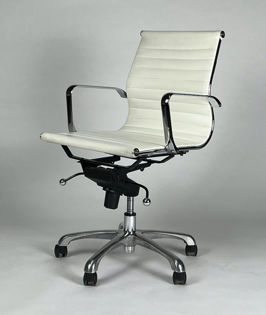 White and chrome rolling Knoll like desk chair