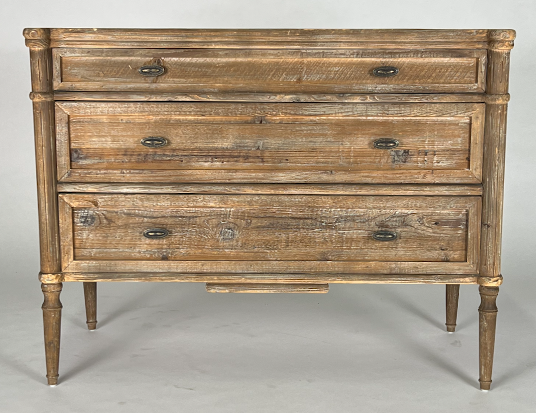 Traditional styled vintage looking chest of drawers
