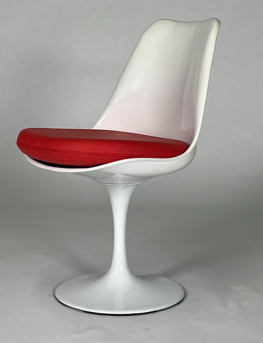 White Saarinen like tulip chair with removable red cushion seat