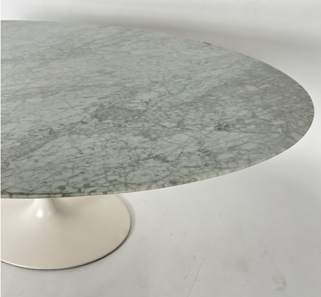 Oval white Carrera marble Saarinen like dining table with white pedestal base
