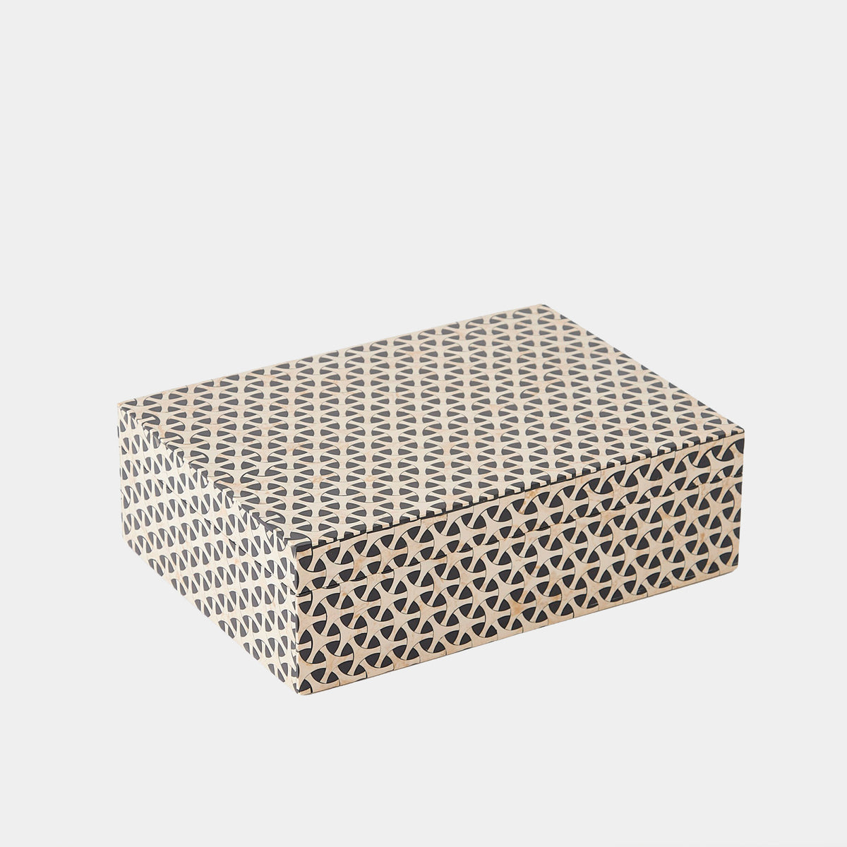 Infinity Box, medium