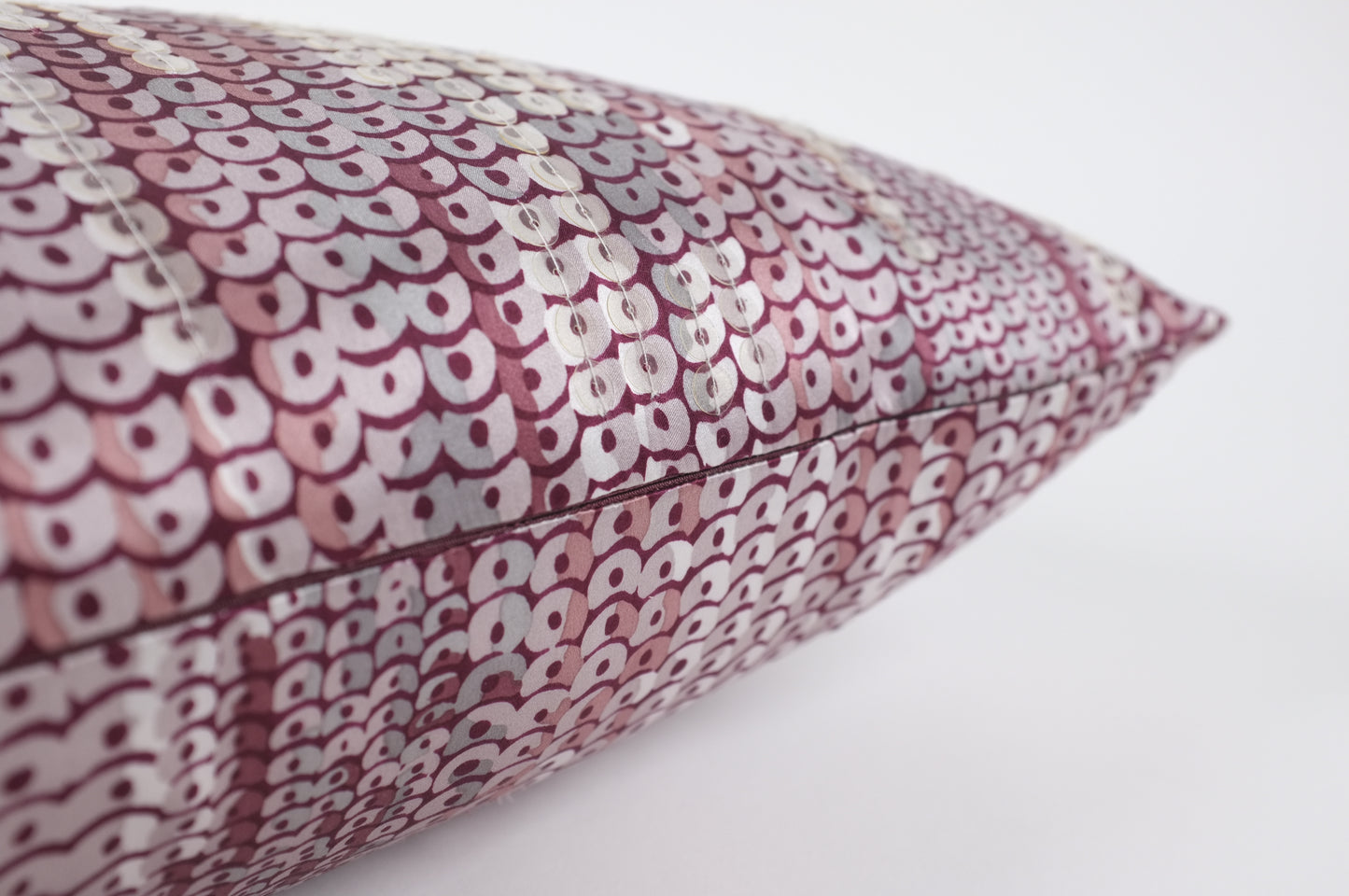 Silky lumbar in mauve, pink, gray dots