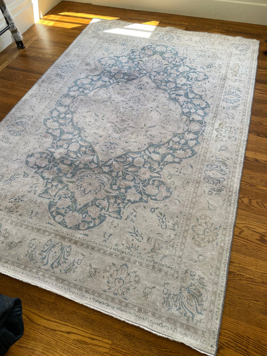 5'10" x 8'11" Silk, lavender, blues, greens