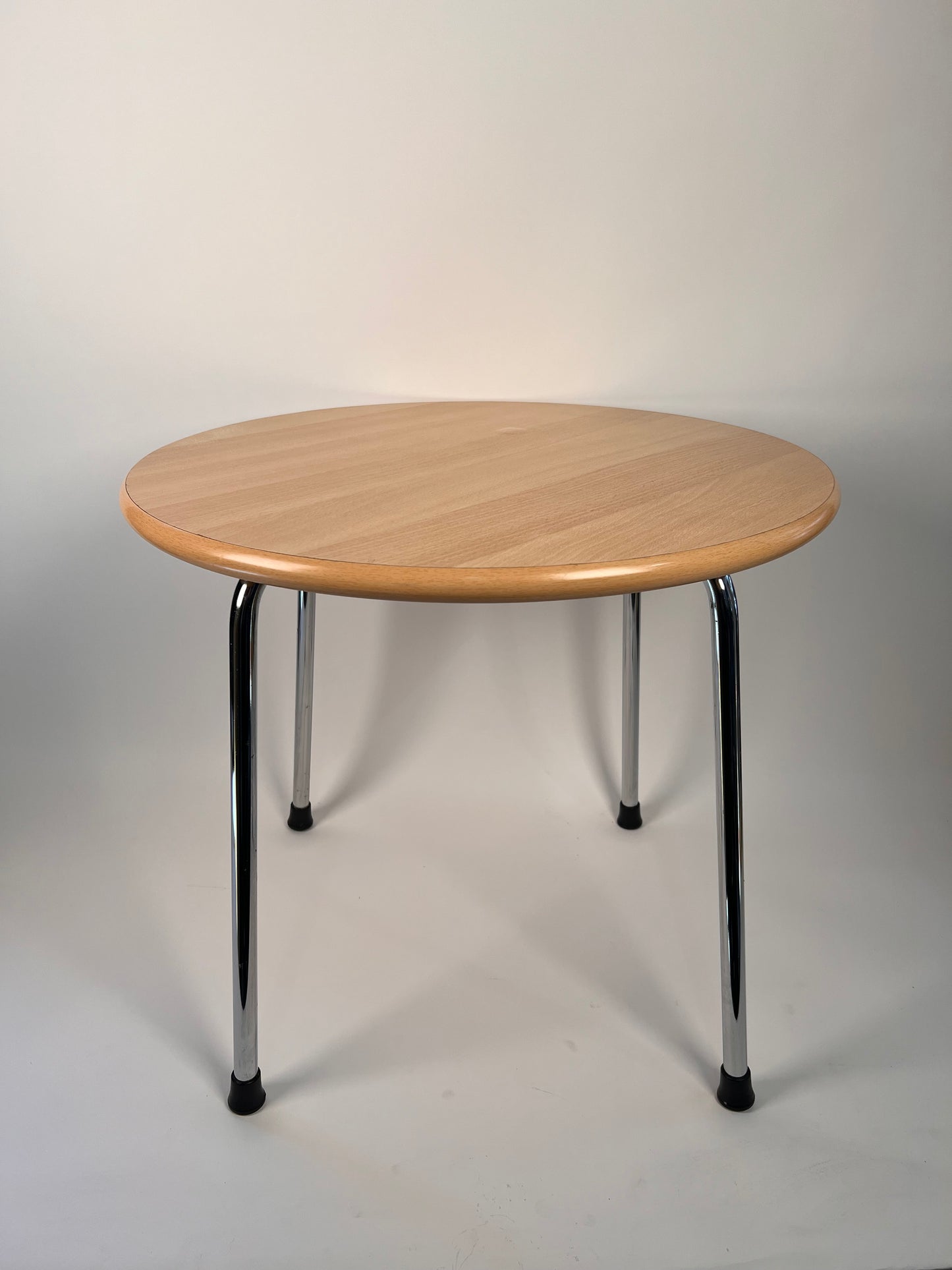 Round blonde children's table