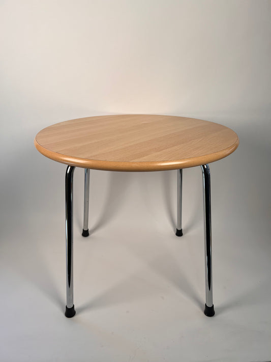 Round blonde children's table