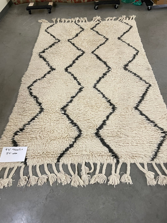 5'4" x 9'3" w/ tassels, Souk wool rug in cream and brown