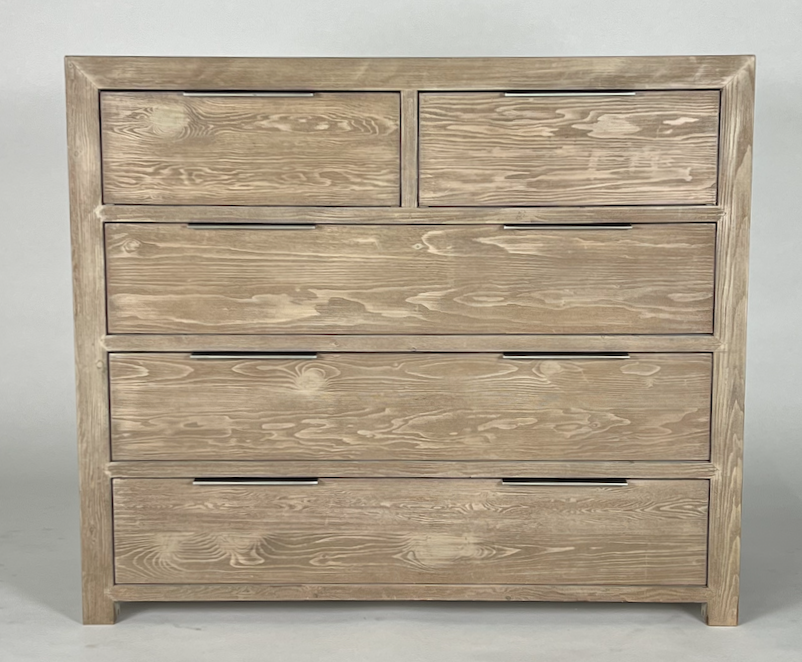 Light wood dresser with 5 drawers