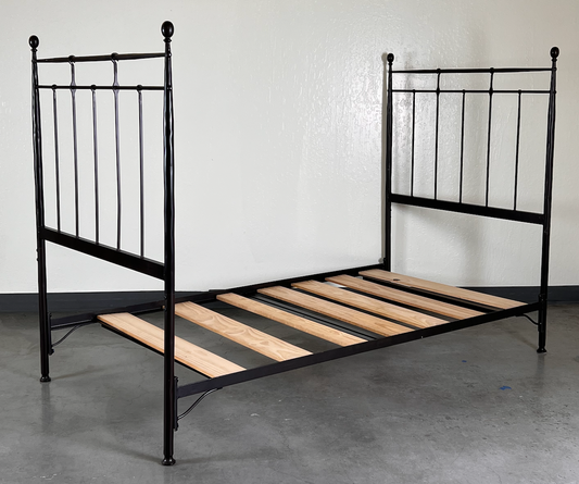 Iron day bed, high sides