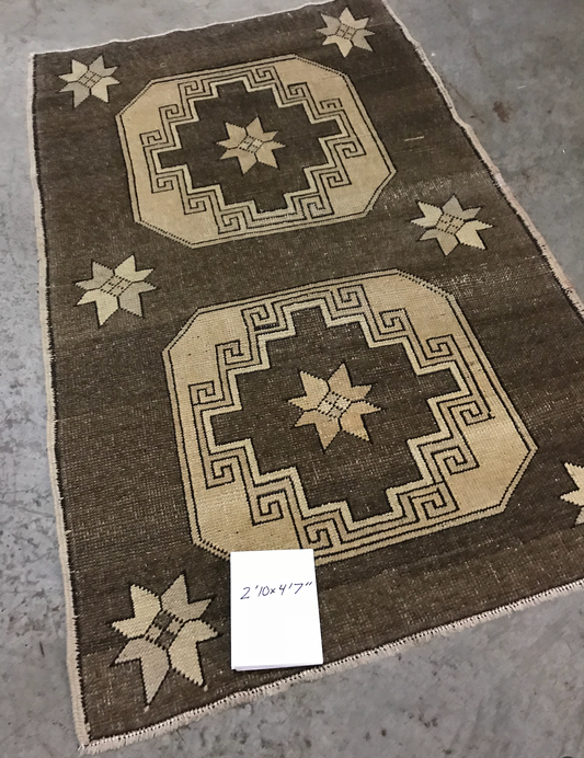 2'10" x 4'7" Vintage flat weave