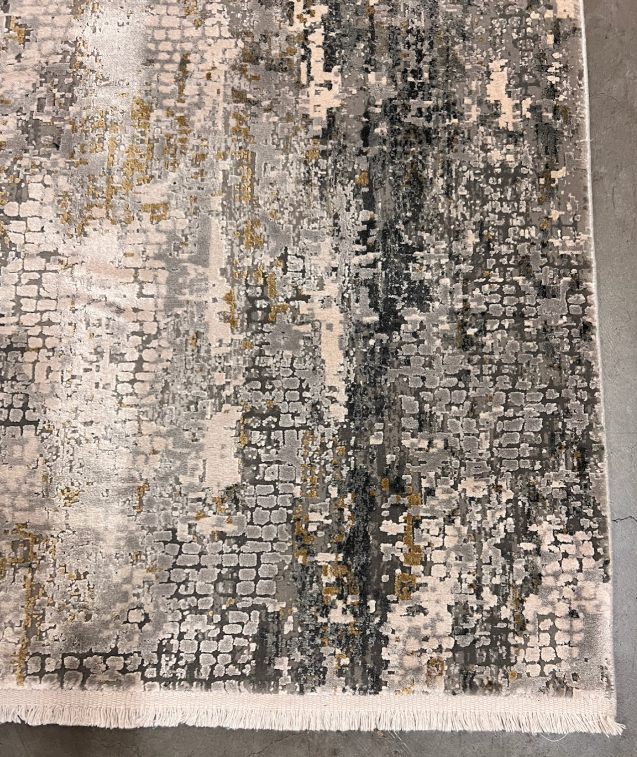 7'9" x 11 Cadiz 3887F; ivory, gray, blue, amber