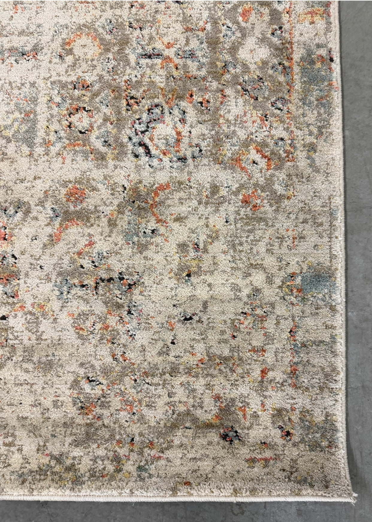 9'6"x12'6" Javari, Ivory / granite, distressed look