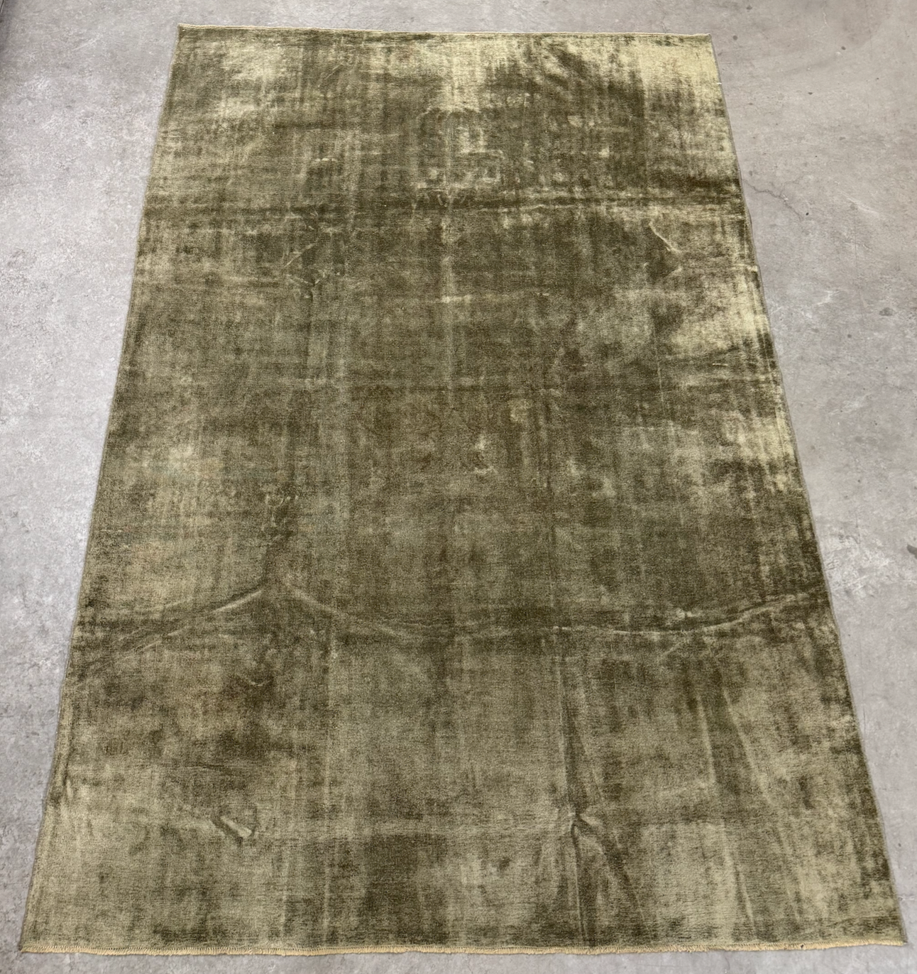 6'10" x 9'11" Vintage 100% silk, Moss green