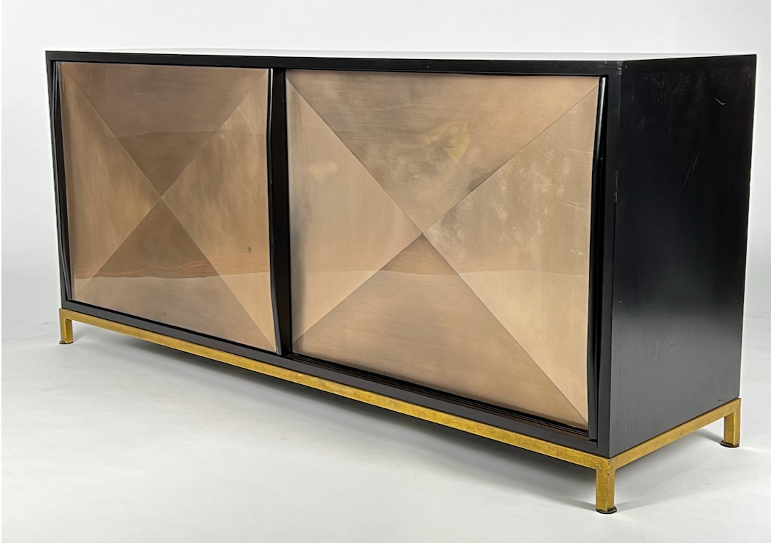 Buffet with bronze resin sliding doors, black case, brass base